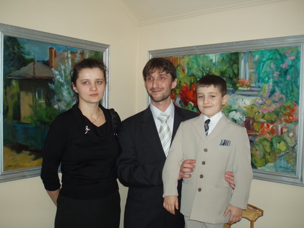 Віктор Мигович та його ангели-охоронці: дружина Світлана ти син Назар