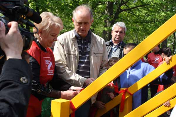 У Мукачеві відкрили новий ігровий майданчик (ФОТО)