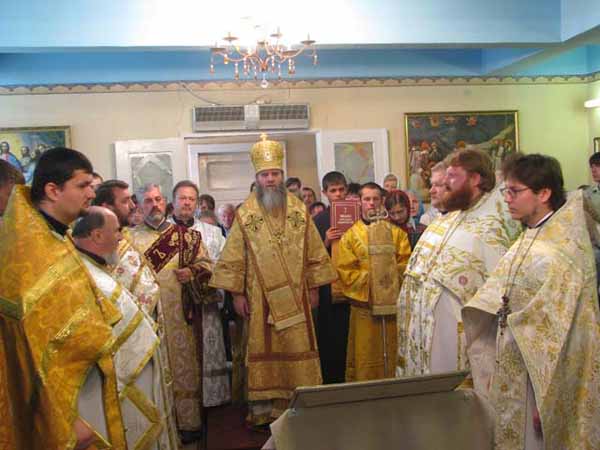 Архієпископ Мукачівський і Ужгородський Феодор провів в УУБА архієпископську літургію (ФОТО)