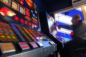 У Мукачеві податківці "накрили" інтернет-кафе, де грали в азартні ігри