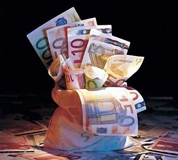 Торги на міжбанку проходять в діапазоні 9,8852-9,8975 грн/євро