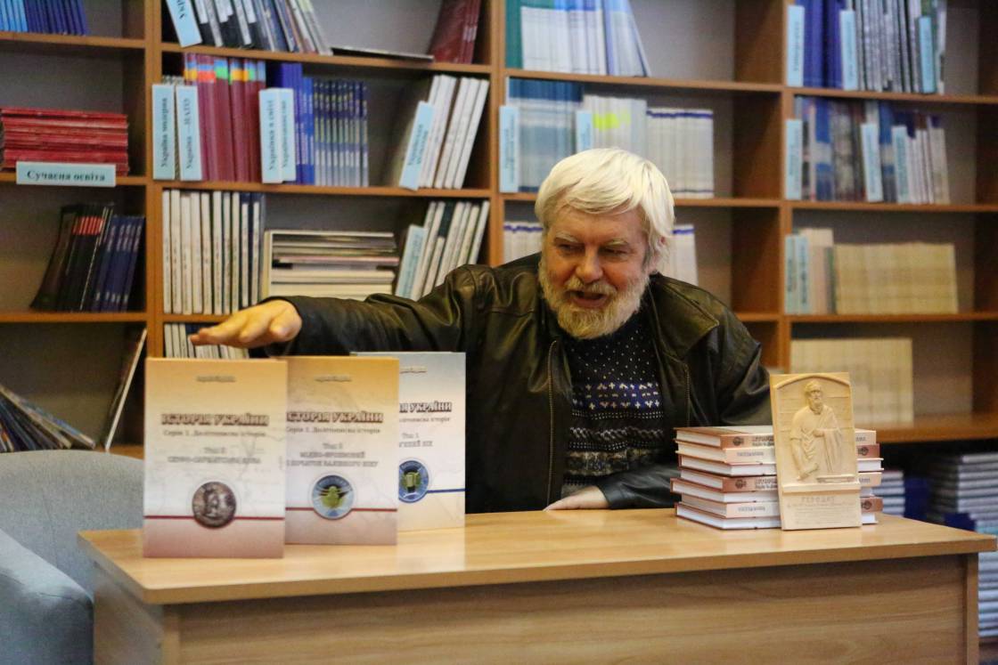 Сергій Федака пише багатотомну "Історію України"