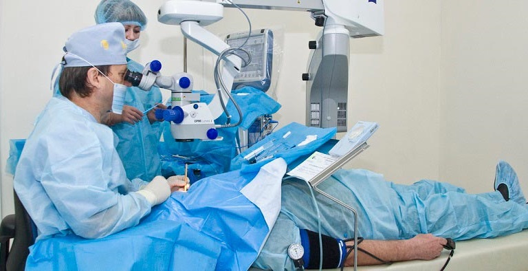 В Ужгороді провідні офтальмологи з Одеси та Києва консультуватимуть і оперуватимуть хвороби сітківки та катаракту