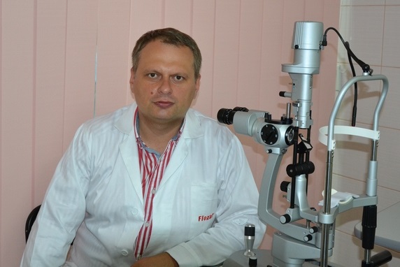 В Ужгороді консультуватиме та виконуватиме безшовне швидке видалення катаракти офтальмолог вищої категорії з Києва