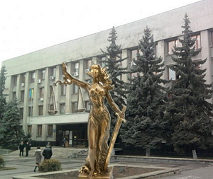 Відкритість депутатів Ужгородської міськради перед виборцями з’ясує суд