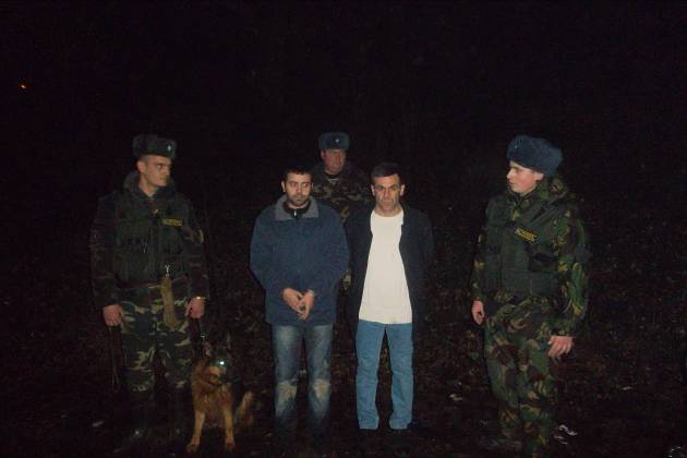 Чопські прикордонники затримали 3-х нелегалів і українку з фальшивими документами