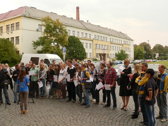 Закарпатські журналісти також висловили протест проти закону про наклеп (ФОТО)