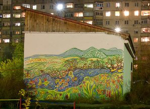 ФОТОФАКТ. В Ужгороді трансформаторну будку розмалювали метеликами, рибками та равликами