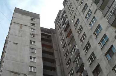 В Ужгороді освятили 16-поверхівку самогубців (ФОТО)