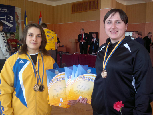Дві закарпатки вибороли три "золота" Чемпіонату України з пауерліфтингу