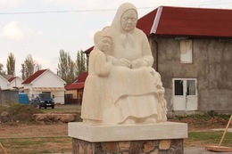 У Великій Доброні відкрили пам’ятник жінкам з перцем (ФОТО)
