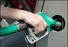 На Закарпатті майже на 15% зменшилася реалізація бензину