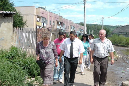 Мешканці «циганського» будинку просять допомоги ужгородської влади (ФОТО)