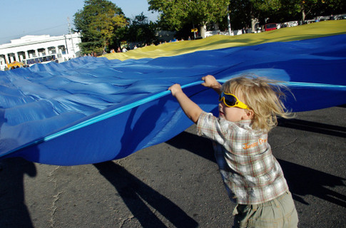 У День Державного прапора в Ужгороді розгорнуть найбільший стяг