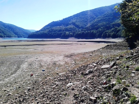 Тереблянське водосховище зменшилось не через спеку – його спустили навмисне