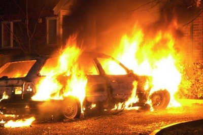 На Мукачівщині серед ночі вщент згоріло авто