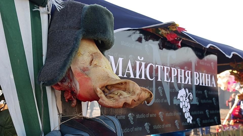 У Гечі відбувся найкривавіший і найбільш свинський фестиваль Закарпаття (ФОТО, ВІДЕО)