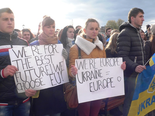 На студентському мітингу в Ужгороді зачитано проект резолюції й оголошено нетривалу перерву