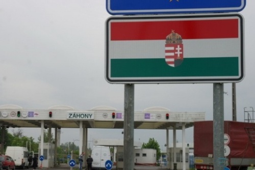 На українсько-угорському кордоні через "євросоюзівську" перевірку - великі затори