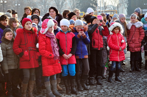 В Ужгороді дітям з усього Закарпаття показали заступника «губернатора» і «Мауґлі»