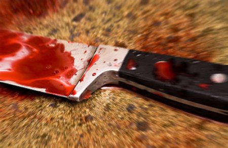 Житель Монастирця хотів покінчити з життям за допомогою ножа