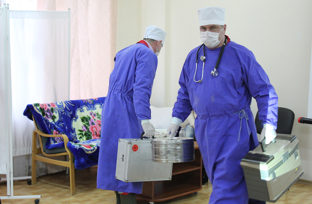 В Ужгороді рятували хворого на холеру (ФОТО, ВІДЕО)