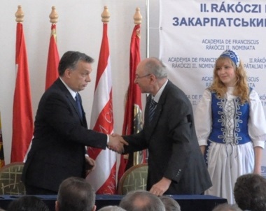 Прем’єр-міністр Угорщини взяв участь в підписані угоди з Закарпатським  угорським інститутом (ФОТО, ВІДЕО)
