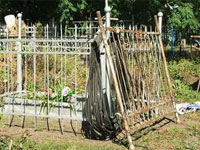 Закарпатець викрадав огорожі з кладовища на Вінниччині