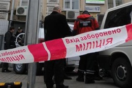 В Ужгороді циганка через дах проникла в приміщення  «Родовід банку»
