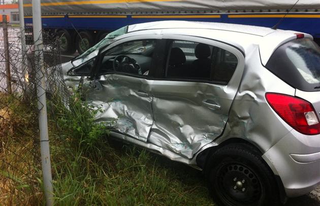 У Мукачеві в зіткненні з каміоном загинула водій автомобіля Opel (ФОТО, ВІДЕО)