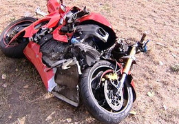 Біля Неліпина мукачівському мотоциклісту в аварії відірвало руку