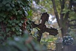 "Відкриті екскурсії Ужгородом" обіцяють завести бажаючих на кладовище