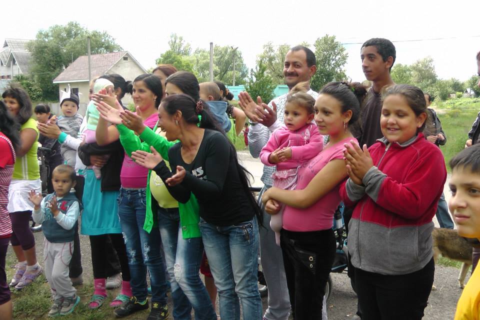 На ужгородській Радванці роми святкували День захисту дітей (ФОТО)