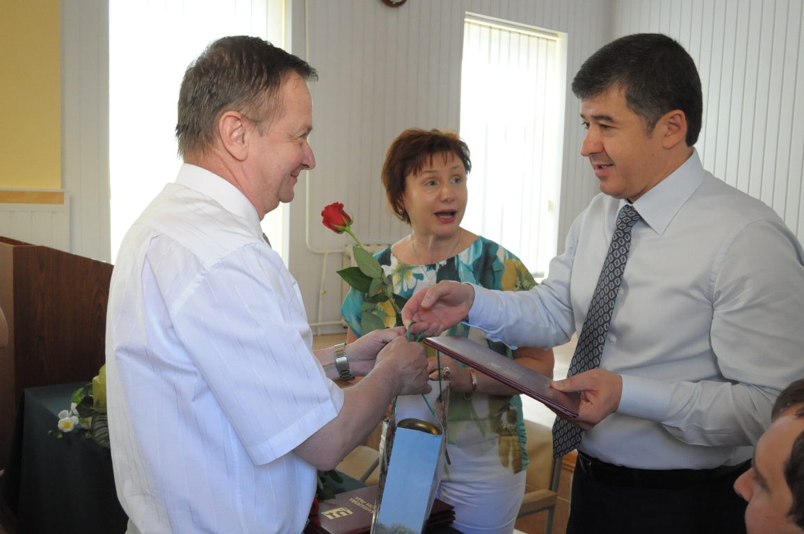 Голова Закарпатської облради привітав медиків з професійним святом (ФОТО)