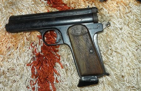 Самогубця з Дешковиці застрелився з пістолета (ФОТО)