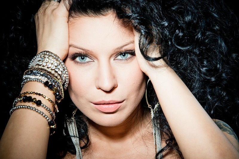 Співачка Йолка з Ужгорода – серед 25 найдорожчих і найпопулярніших зірок-2013 за версією Forbes