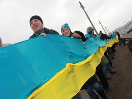 В Ужгороді планують утворити рекордний живий ланцюг під державним прапором