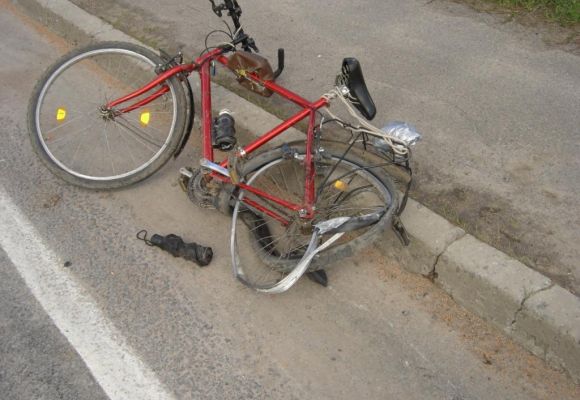 У Сасові на Виноградівщині автомобіль «КІА» збив велосипедиста