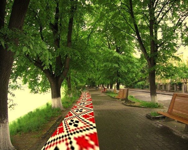Липову алею в Ужгороді прикрасять вишиванкою (ФОТО)