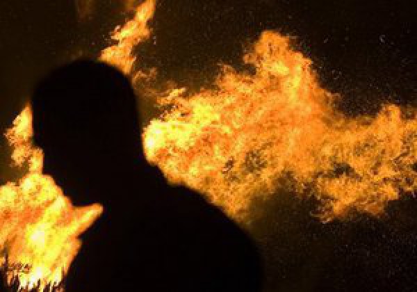На Тячівщині 66-річний чоловік обпік обличчя через спробу самотужки загасити пожежу в літній кухні