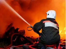Пожежа на Рахівщині знищила два дерев’яні житлові будинки та майно