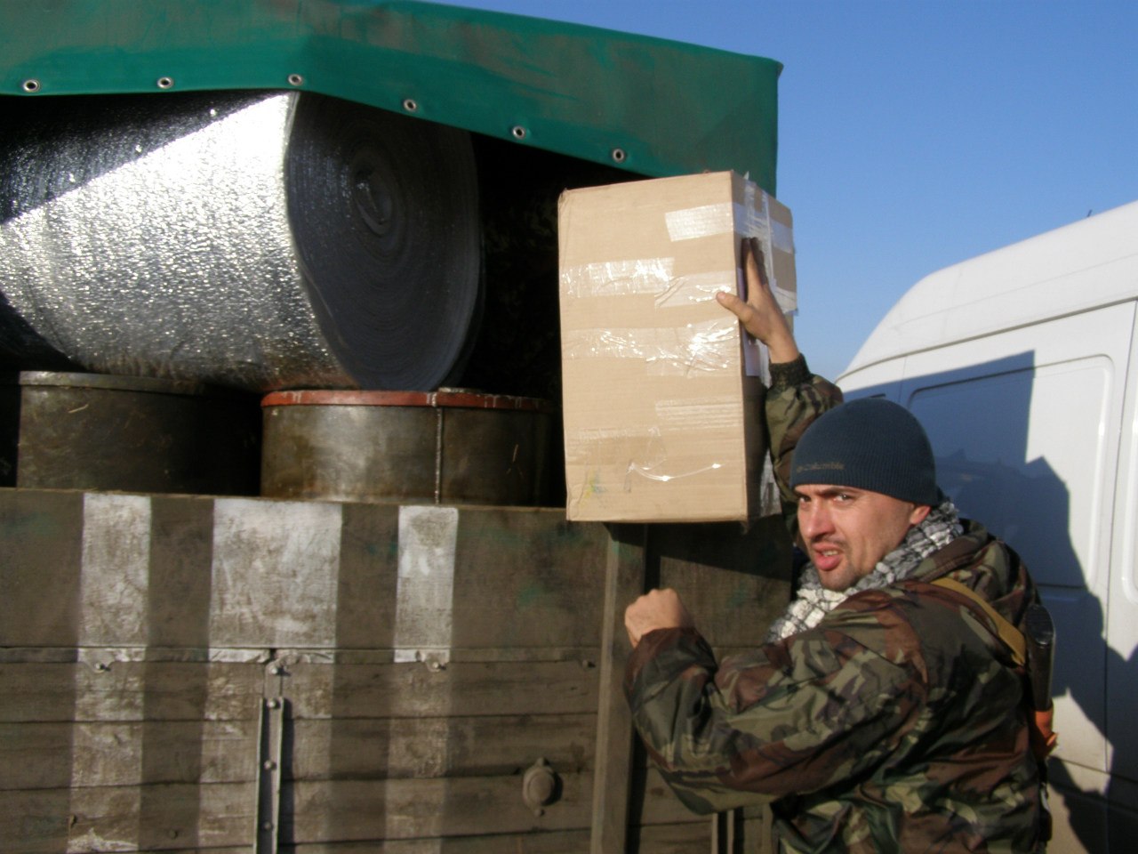 "Карпатська Січ" продовжує відвозити волонтерську допомогу військовим у зону АТО (ФОТО)