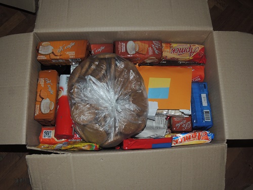 У зону АТО з Берегівщини знову відправили посилки із солодощами, кавою та салом (ФОТО)