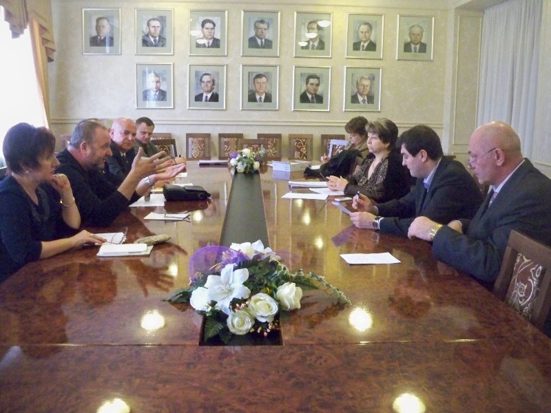 Закарпатські депутати обговорили проекти рішень завтрашньої сесії облради (ФОТО)