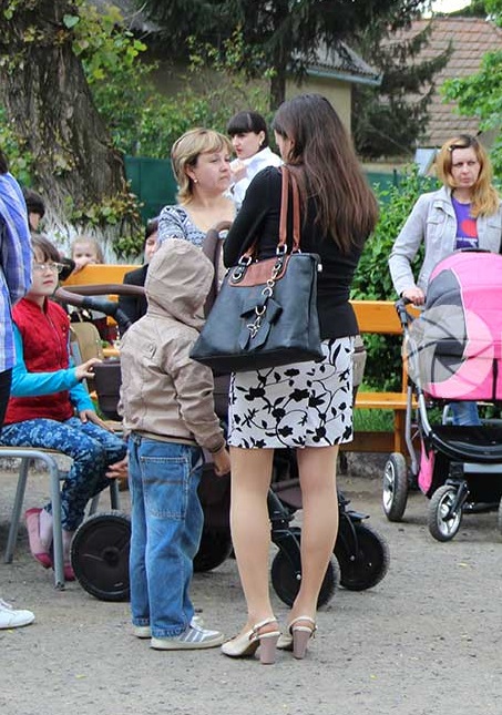 Закарпатські екс-"беркутівці" прикривають своє небажання виконувати наказ міністра жінками і дітьми