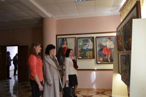 У Тячеві відкрилася виставка картин місцевих художників (ФОТО)