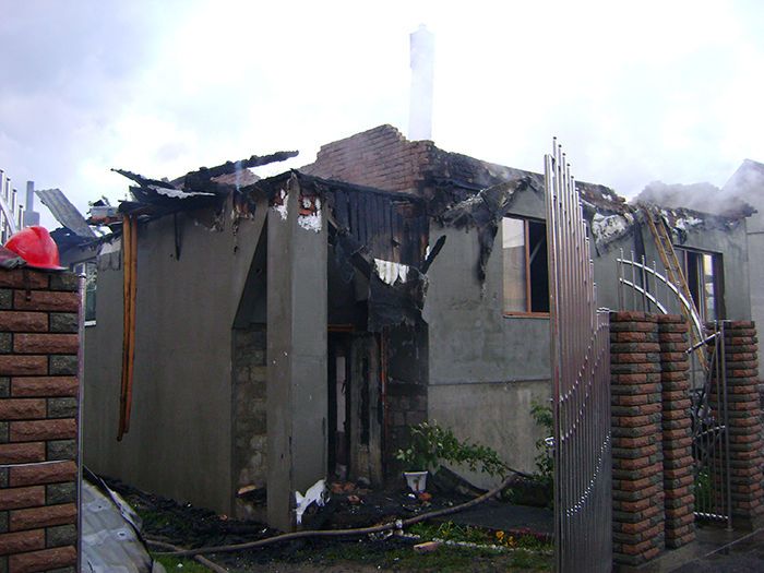 У Нересниці Тячівського району вогонь мало не знищив житловий будинок (ФОТО) 