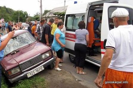 На Виноградівщині запасне колесо з авто спричинило ДТП, водій втік (ФОТО)