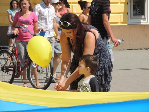 У Берегові провели волонтерський захід на підтримку українських військових (ФОТО)