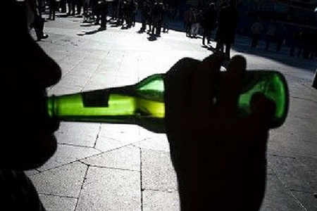 За частування підлітка пивом виноградівця покарають штрафом